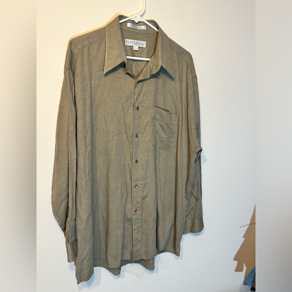 100% Cotton Men’s Perry Ellis Button Up